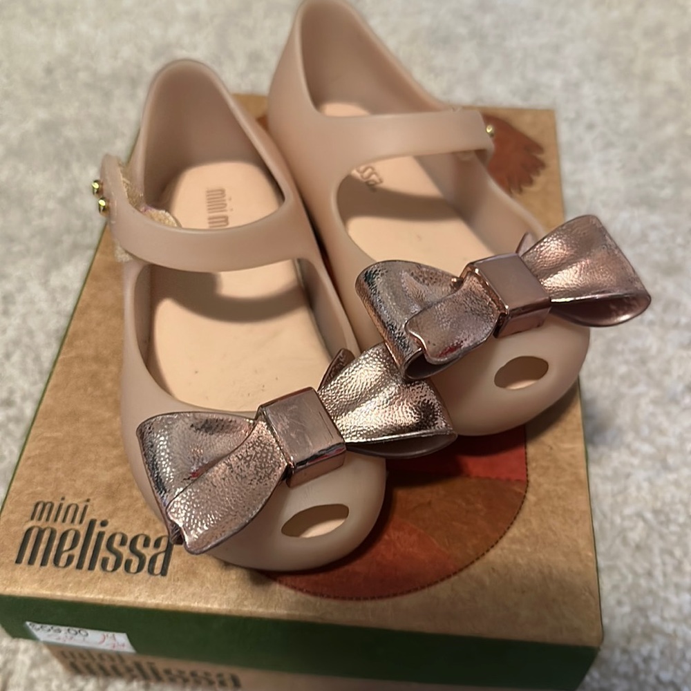 Mini Melissa Rose Gold Bow 🎀 size 6